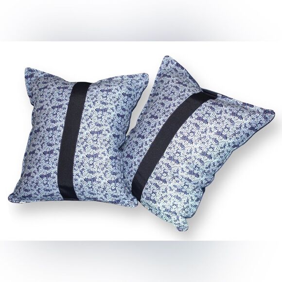 PAIR Blue Floral Pillow Set 19 x 16 NEW - Picture 1 of 13